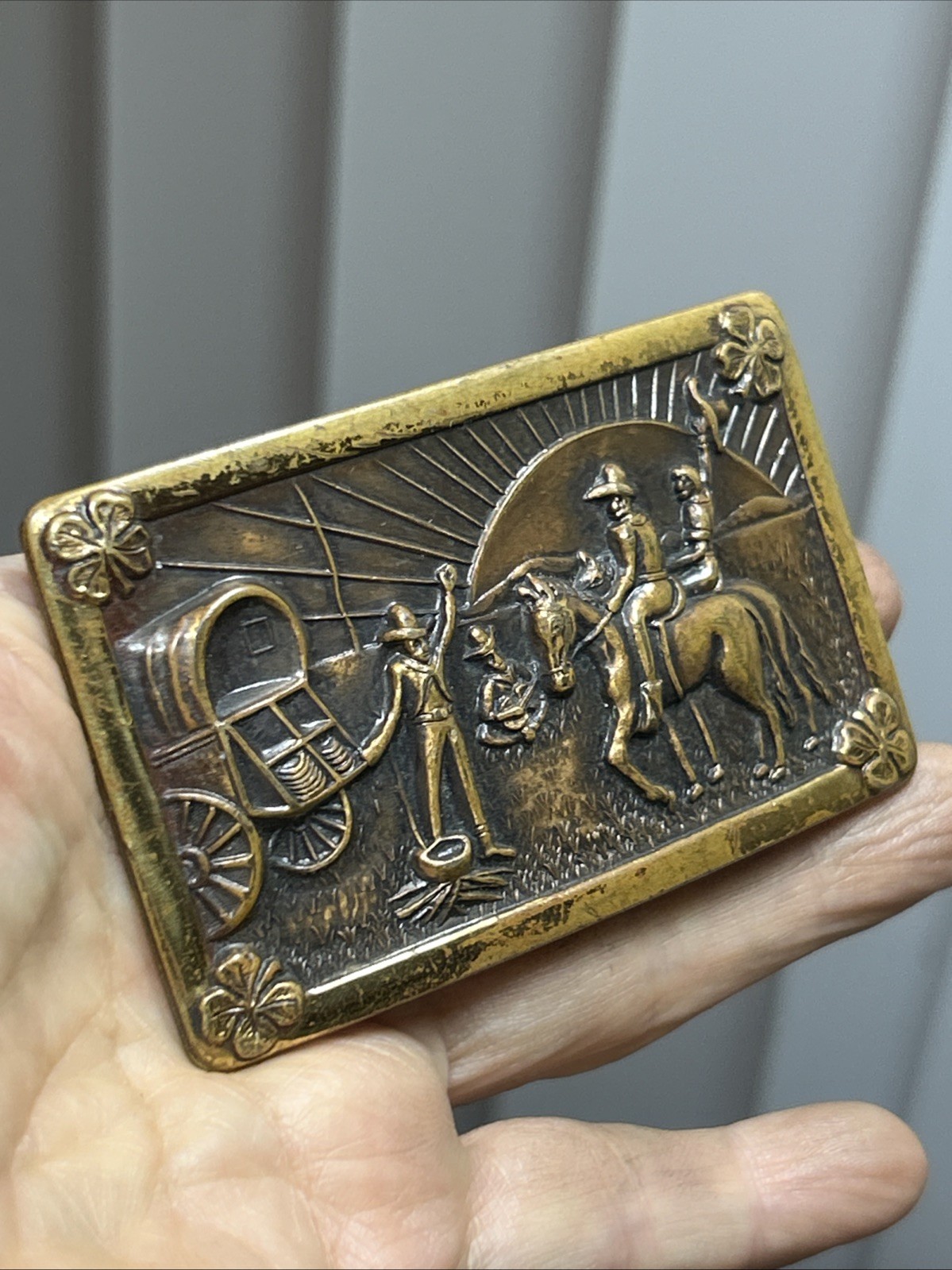 46. Vtg Brass Cowboy Wagon Clovers Round up Scene Belt Buckle 3 1/8&Prime; x 1 7/8&Prime;