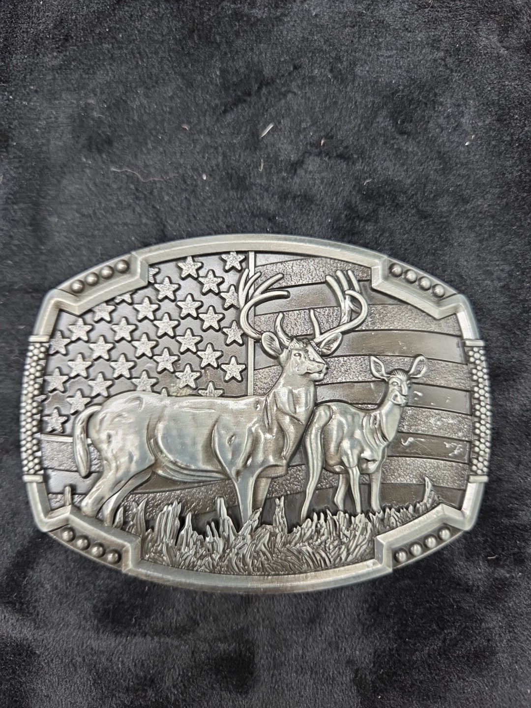 American Flag Deer Hunting Belt Buckle – Buck & Doe, Antique Silver Western