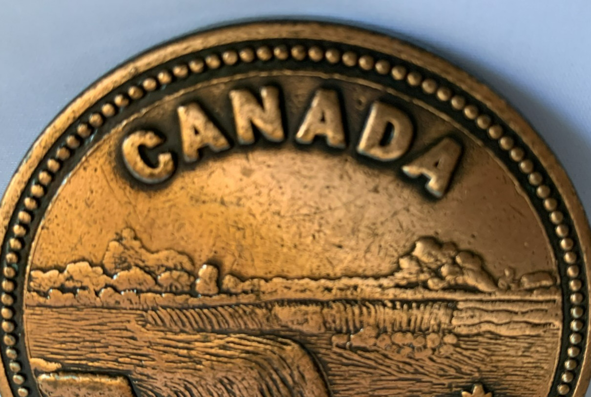 Vintage 90s Canada Niagara Falls Circular Belt Buckle – Canada Century
