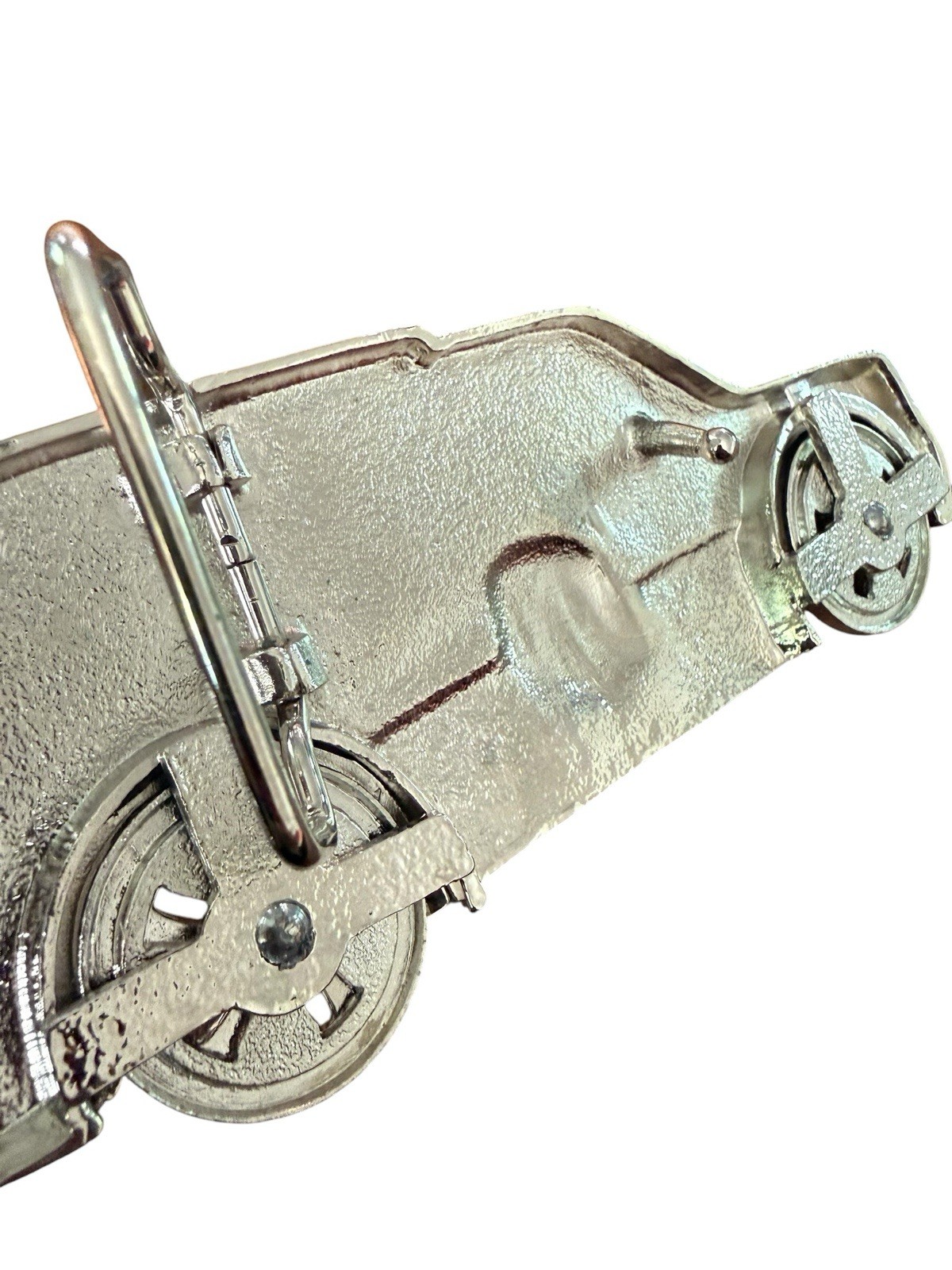 Spinner Belt Buckle Utility Car SUV Wheels Spins Silver Metal Mud Flap Girls New