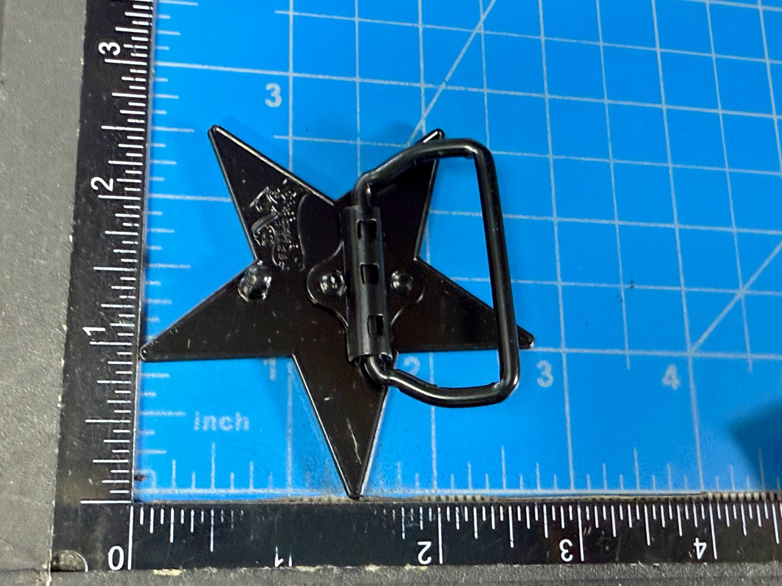 Star Shaped Buckle Rage – Clear Rhinestone Covered Black Metal Belt Buckle