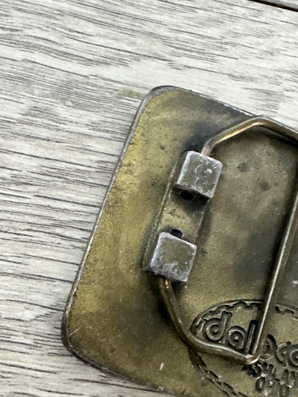 VTG Daleco Veterans WW1 Korea Vietnam Mens Belt Buckle Brass Tone broken peg