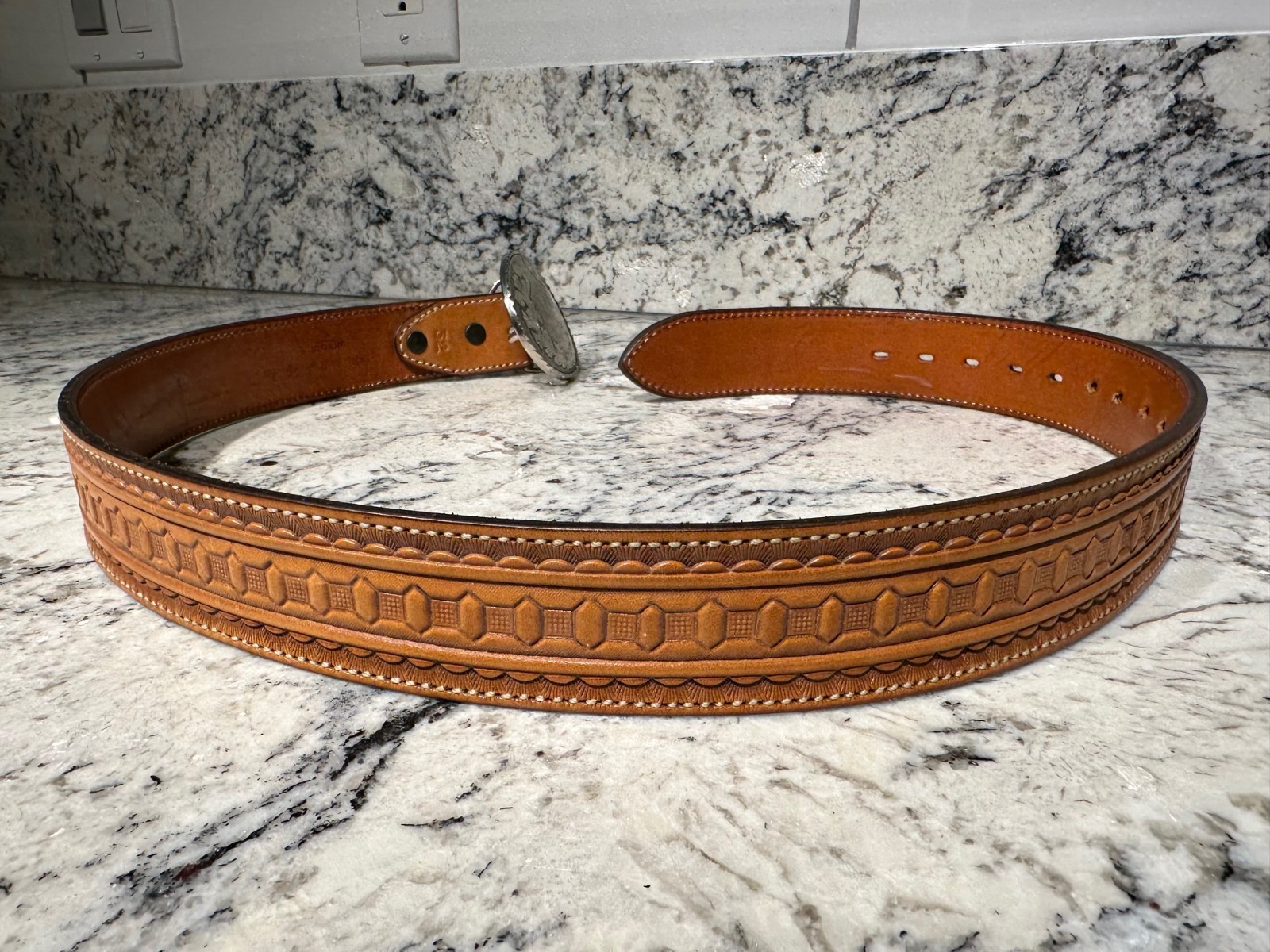 WINDMILL HANDTOOLED Leather w/ USA Silver Tone Vintage Western Belt Buckle Oval