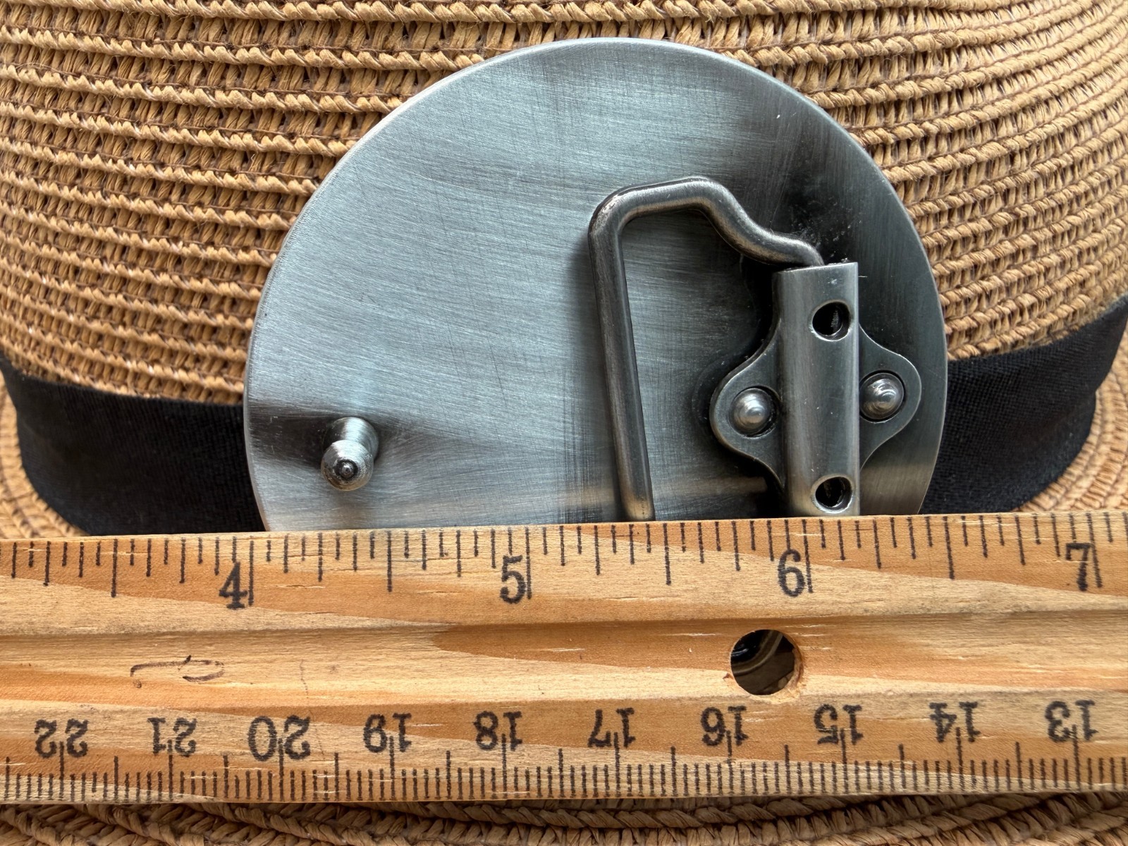 Antiqued Silver Round Simple Belt Buckle