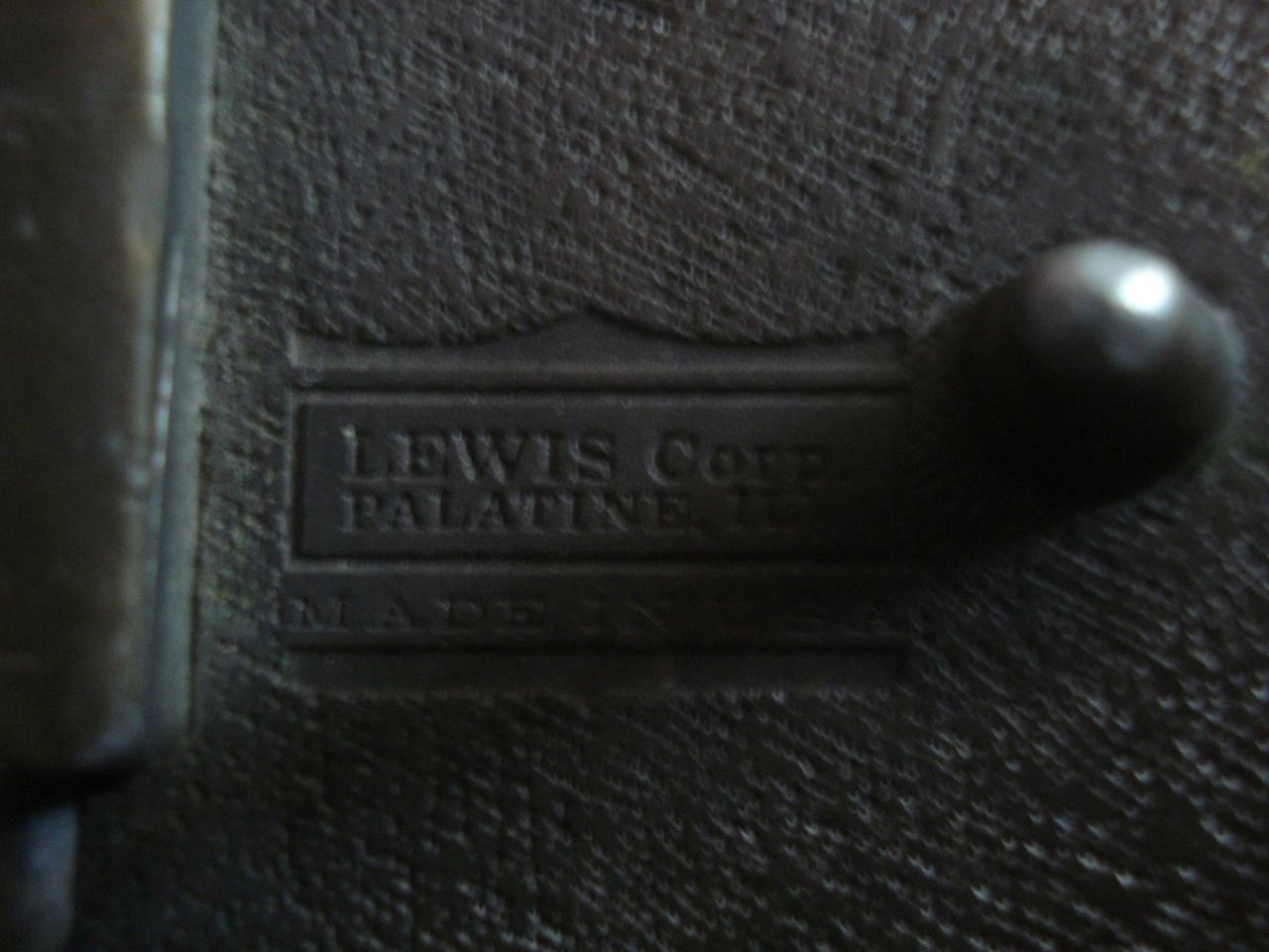 VINTAGE CHEVROLET CORVETTE ROUND BELT BUCKLE (2 1/2&Prime; DIAMETER)