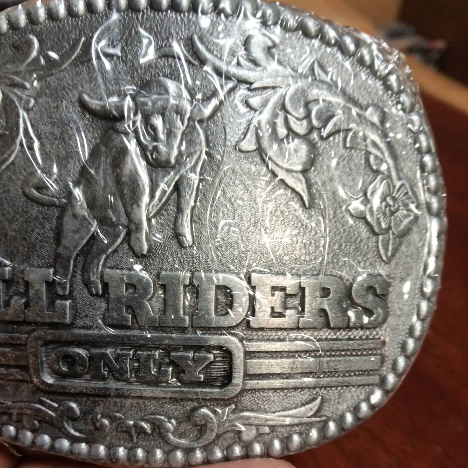  » BULL RIDERS ONLY  » Belt Buckle Zee Series – New in Plastic