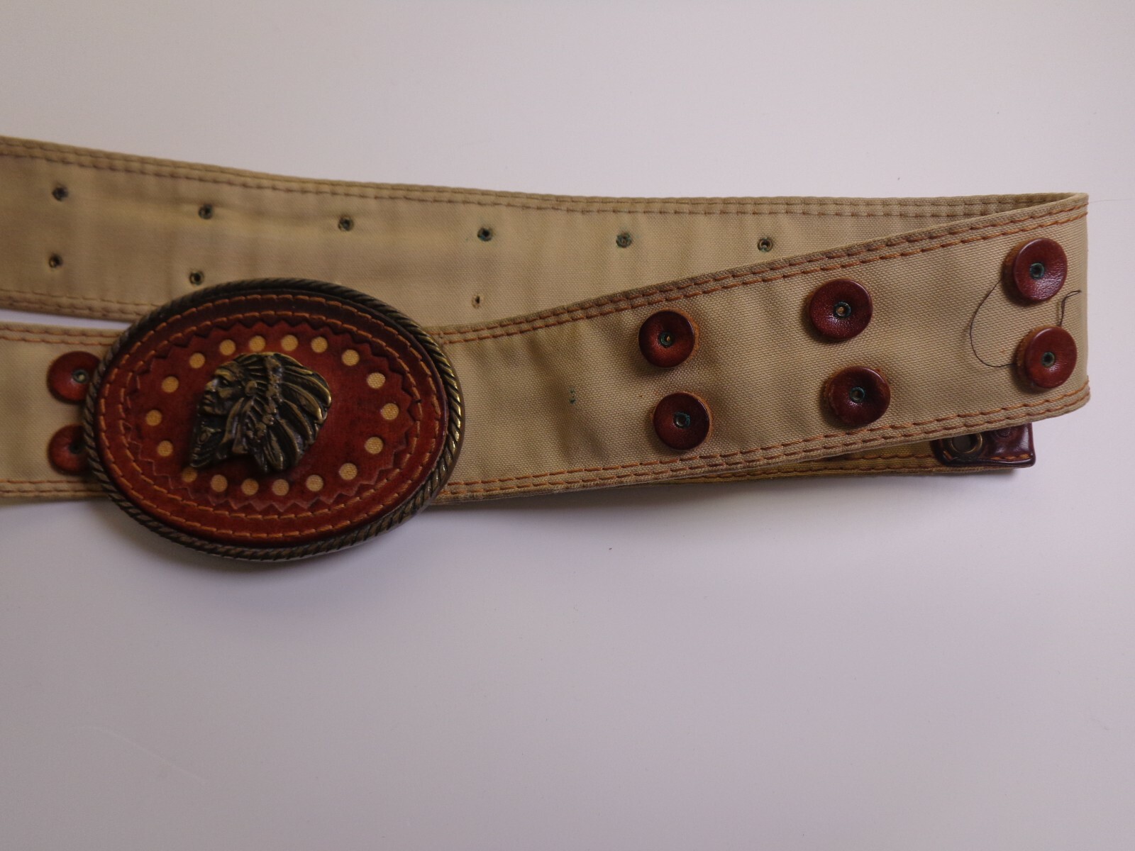 VTG RARE HUGO BOSS LEATHER NATIVE AMERICAN INDIAN CHIEF HEAD BELT BUCKLE 42,9&Prime;