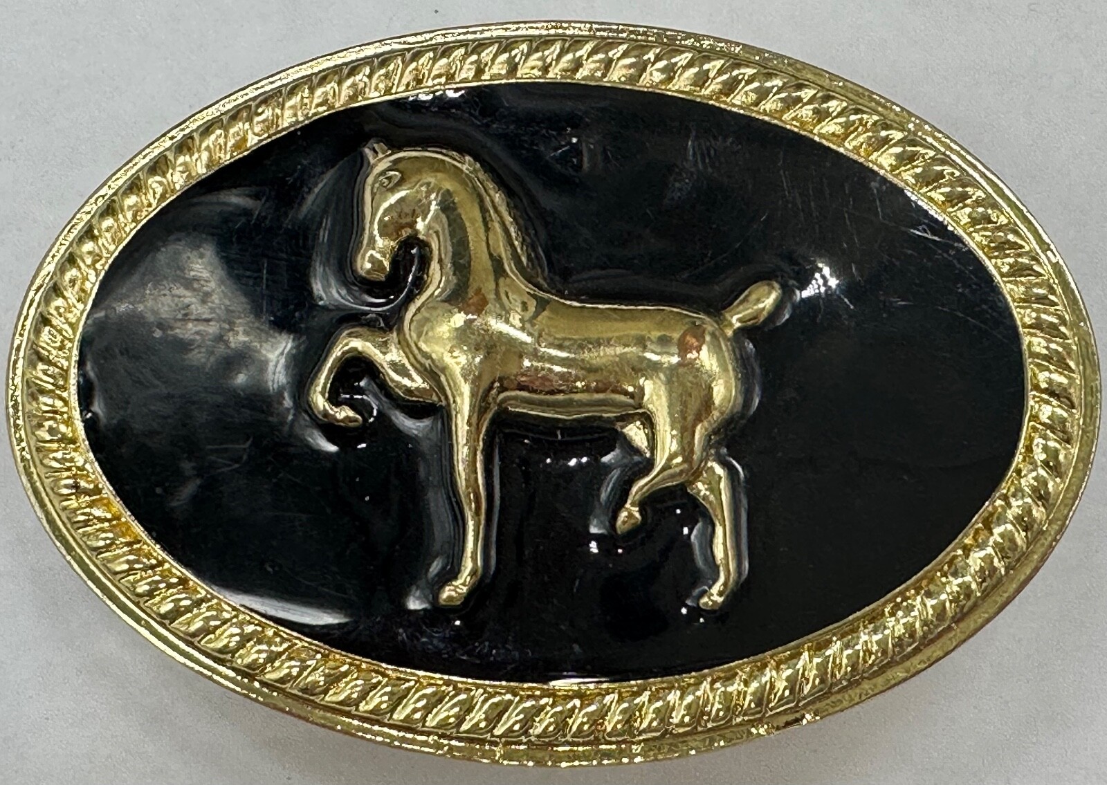 BELT BUCKLE GOLD TONE BLACK ENAMEL HORSE SIGNED FORNASH MEN WOMEN UNISEX