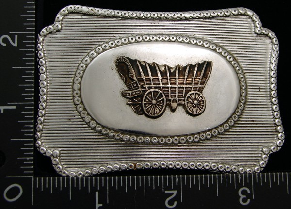 LH26105 VINTAGE ***WESTERN WAGON*** IN OVAL CENTER SILVERTONE BELT BUCKLE