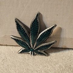 MARIJUANA LEAF WEED FUNNY COWBOY WESTERN RODEO BELT BUCKLE