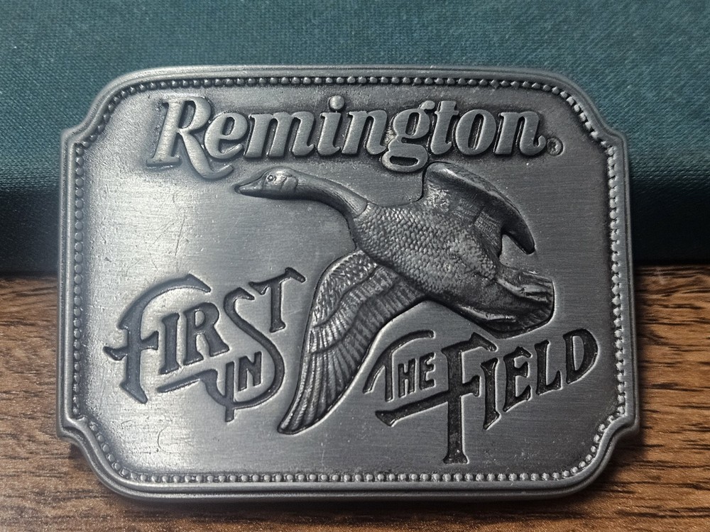 VINTAGE 1980 REMINGTON ARMS FIRST IN THE FIELD CANADA GOOSE PEWTER BELT BUCKLE
