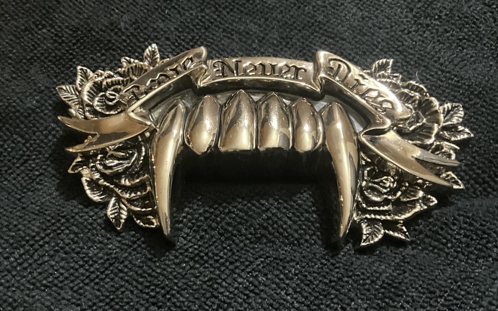 Fang Belt Buckle LOVE NEVER DIES Vintage Metal Rock Rebel Used