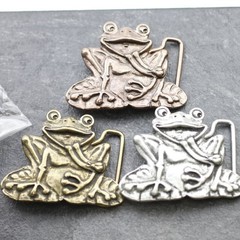 Playful Frog Old Brass Belt Buckle Vintage Nature Style