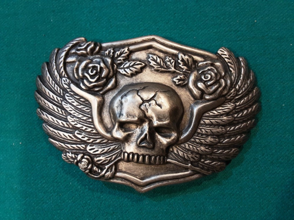 SKULL WITH WINGS METAL BELT BUCKLE