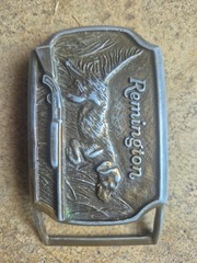 VINTAGE REMINGTON RIFLES BELT BUCKLE – HUNTING DOG