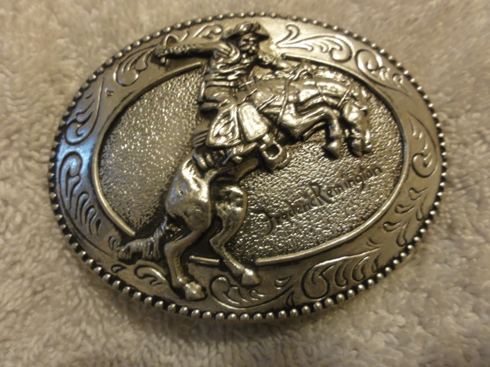 Vintage Collectible Frederick Remington Art Museum Bronco Belt Buckle