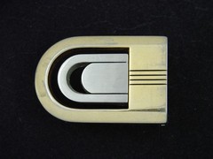 SE13156 VERY COOL **CONTEMPORARY DESIGN** GOLDTONE & SILVERTONE FASHION BUCKLE