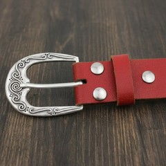 Pin Buckle Belt Buckle with Ornament – Classic Metal Design