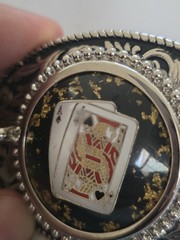 Men&rsquo;s Silver Tone Gamblers Belt Buckle With 24k Gold Flakes