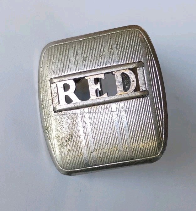 SWANK DELUXE SILVER PLATE BRONZE BELT BUCKLE « RED » MONOGRAM