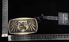 VintageLevi&rsquo;s Medici bicycle lion crest belt buckle features a silver-toned lion