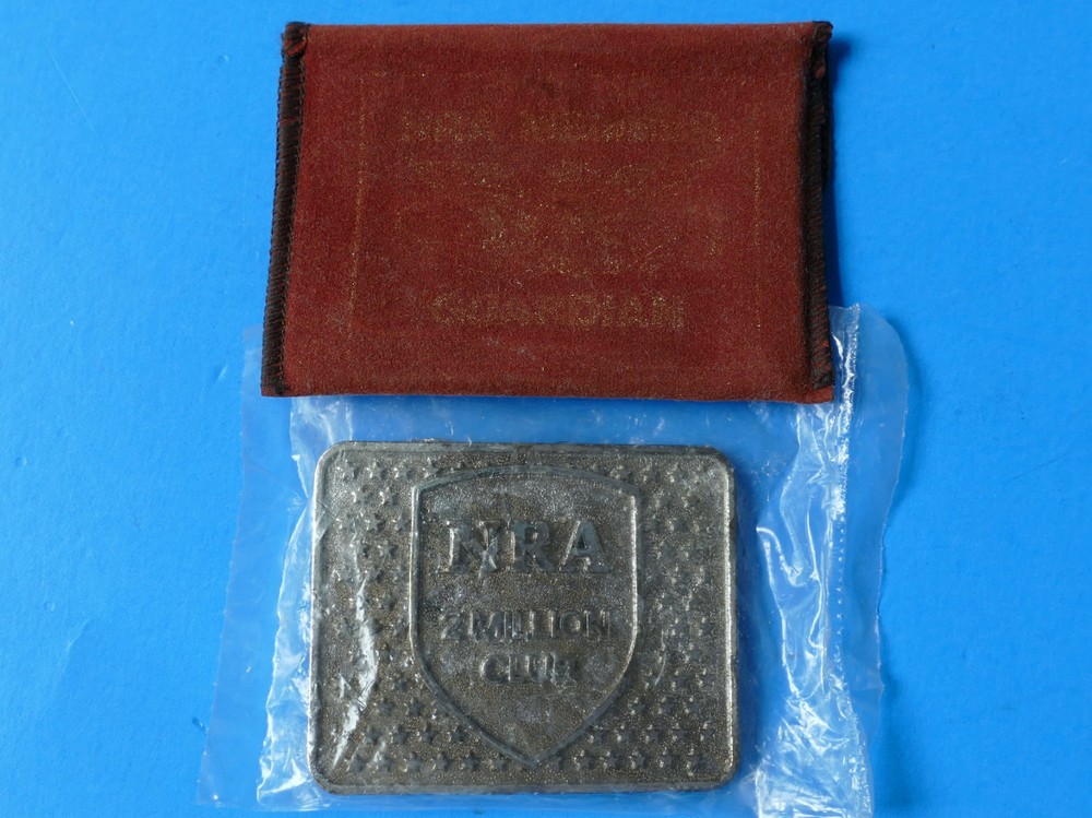 NRA Guardian Member 2 Million Club Belt Buckle NEW Mens Gun Rights Vintage Pouch