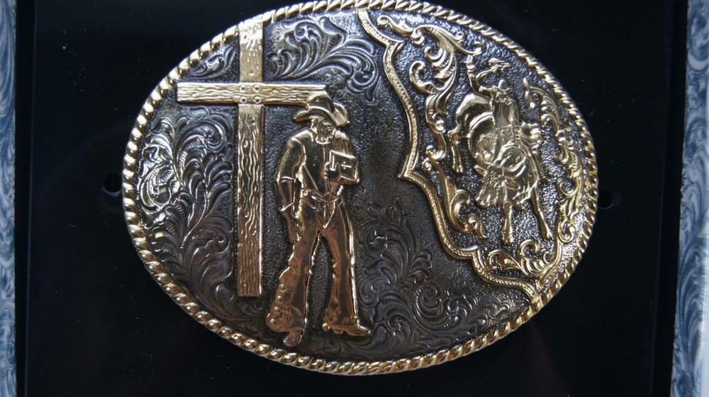 Crumrine Western Oval Roped Edge Buckle with Bull Rider & Cross C15102