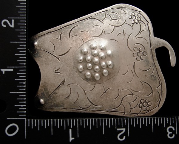 LI24112 VINTAGE **CUT-OUT APPLE SHAPE** INTRICATE DESIGN FASHION BELT BUCKLE