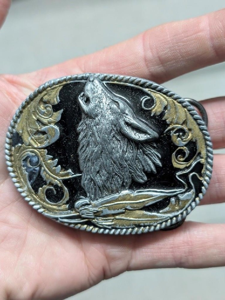 vintage WOLF belt buckle NATIVE AMERICAN INDIAN siskiyou SOUTHWESTERN engamel