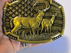 AMERICAN FLAG DEER HUNTING BUCK HUNTER Metal Belt Buckle (BRASS LOOKING)