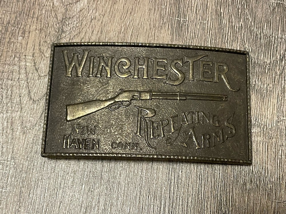 VINTAGE WINCHESTER REPEATING ARMS NEW HAVEN CONN. METAL BELT BUCKLE 4 »