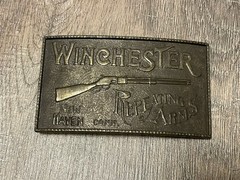 VINTAGE WINCHESTER REPEATING ARMS NEW HAVEN CONN. METAL BELT BUCKLE 4 »