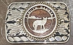 SOUTH DAKOTA State belt buckle silver toned with wooden background Disk 3d wolf