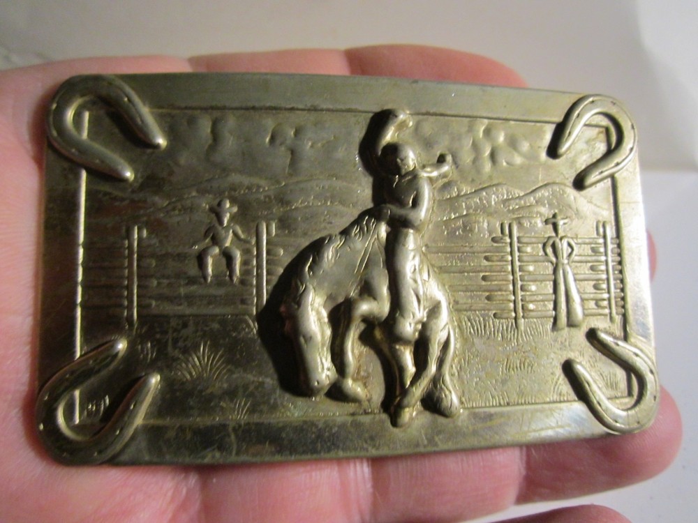 VINTAGE BRONCO BUSTER RIDER & HORSE SHOES WESTERN BELT BUCKLE BRASS – GW-16