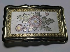TRI COLOR PLATED FLOWER DESIGN BELT BUCKLE – VINTAGE – 3 1/2&Prime; X 2 1/4&Prime;