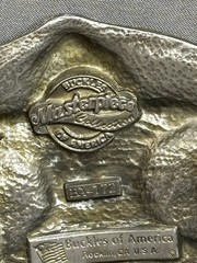 VINTAGE 1979 Belt Buckle The « DUKE » JOHN WAYNE LIVES Western Style Masterpiece