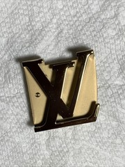 LOUIS VUITTON Gold tone Buckle