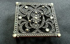 RHINESTONE CUTOUT FLORAL WESTERN BELT BUCKLE VINTAGE BRASS BRONZE TONE LOOK