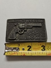 VINTAGE SMITH & WESSON World&rsquo;s Finest Handgun Belt Buckle Brass Pewter #811