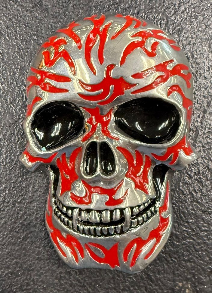 Dark Grey Skull Belt Buckle – Cracked Surface Design | Rugged and Refined