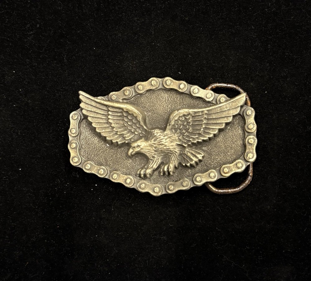 Vintage American eagle design surrounded by a motorcycle chain belt buckle RARE