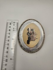 Men&rsquo;s Western Oval Semi Truck Belt Buckle Metal Silver/Gold Red/Black 1.5&Prime;