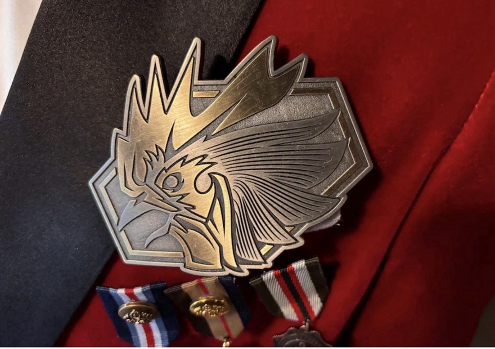 The « Angry » Rooster/Cock Head Belt Buckle: Silver & Gold Finish