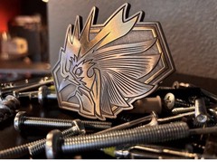 The « Angry » Rooster/Cock Head Belt Buckle: Silver & Gold Finish
