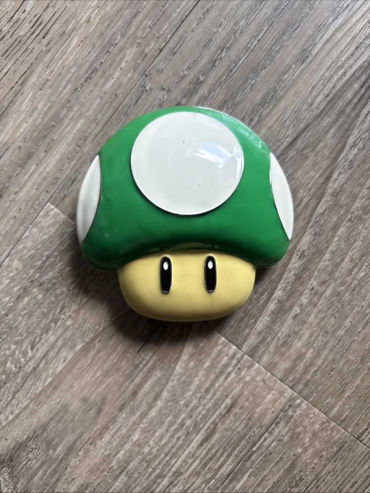Nintendo Super Mario Bros 1-Up Mushroom Metal Belt Buckle 2012