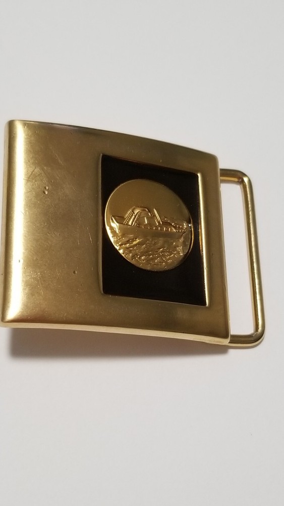 VINTAGE LEE NY BELT BUCKLE WITH BOAT GOLDTONE .MADE IN U.S.A. SIGNED