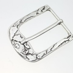 Pin Buckle Belt Buckle with Ornament – Classic Metal Design