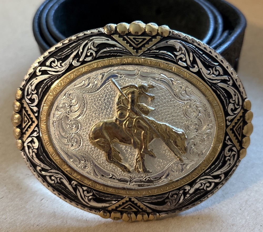 Montana Silversmiths American Indian? Bucking Horse Buckle Leather Belt Sz 34.