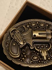 Unisex Cowboy Western Belt Buckle for Rodeo Style Retro Wear – Gun and Bull Head
