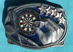 DARTS GAME BELT BUCKLE C+J INC 1990 DARTSBOARD